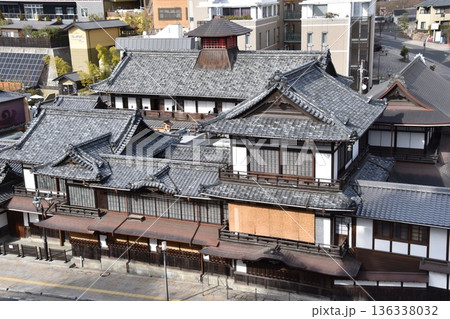 道後温泉本館全景 道後温泉本館全景 136338032