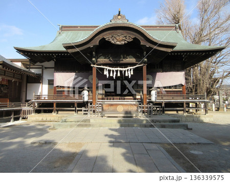 千葉県市川市！葛飾八幡宮の拝殿 136339575