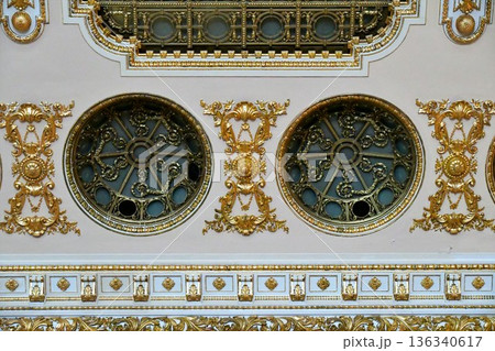 ルーマニア、ブカレスト、国民の館、アレクサンドル・ヨアン・クザ・ホール壁面、ルーマニア公国の建国者 136340617