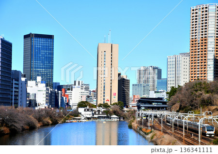 市ヶ谷側から飯田橋駅周辺を望む(東京都千代田区)【2026.2】 136341111