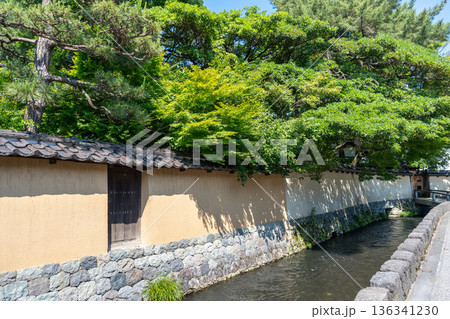 Traditional street with canal in Nagamachi District, Kanazawa, Japan 136341230