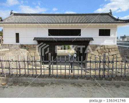 広島県福山市！福山城の御門 136341746