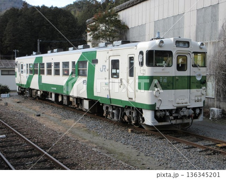 錦川鉄道キハ40形気動車 錦町駅にて 錦川鉄道キハ40形気動車 錦町駅にて 136345201