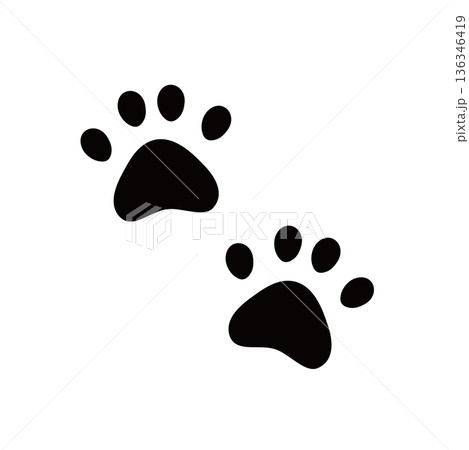 かわいい肉球のイラストセット　犬　猫　Dog and cat paw print. 136346419