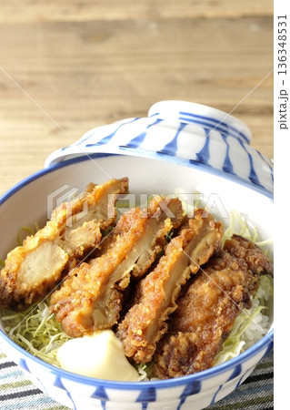 マヨネーズとからあげ丼 マヨネーズとからあげ丼 136348531