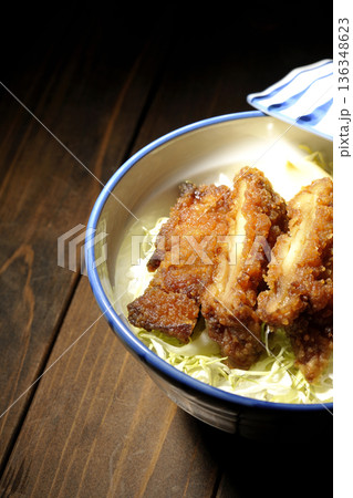 マヨネーズとからあげ丼 マヨネーズとからあげ丼 136348623