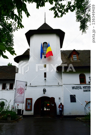 ルーマニア、ブカレスト、国立農村博物館入口 ルーマニア、ブカレスト、国立農村博物館入口 136349489