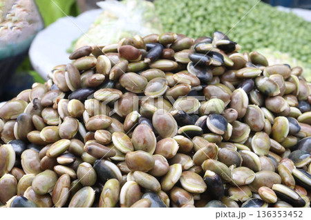 Edamame seeds stock on shop for sell are cash crops 136353452