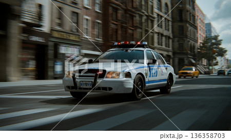 ニューヨークの街を走るNYPDのパトカー 3D CG 136358703