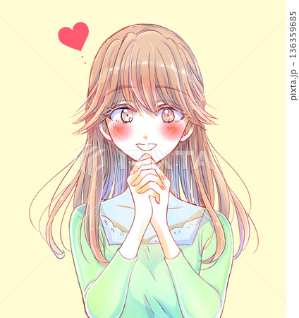 優しい雰囲気の女性　両手を組む　恋 136359685