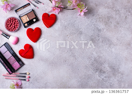 Valentine make sponge in shape of heart 136361757