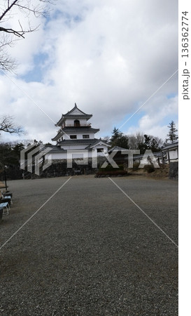 真冬の本丸からみた白石城の風景 136362774