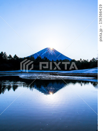 ダブルダイヤモンド富士 136366419