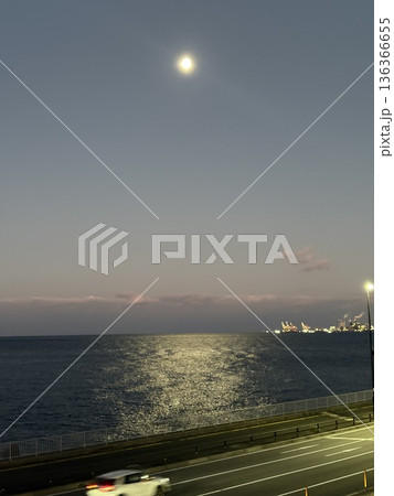 満月の海 136366655