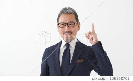 男性 ビジネス ポートレート 男性 ビジネス ポートレート 136368701