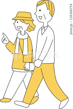 笑顔で歩く老夫婦単色 136368758