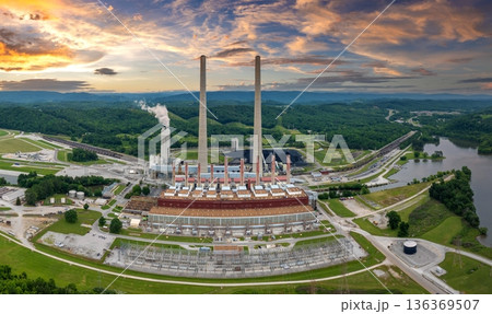 Large thermal Kingston power plant in Roane County near Kingston, Tennessee. Coal used as fossil fuel for electric energy production in American grid Large thermal Kingston power plant in Roane County near Kingston, Tennessee. Coal used as fossil fuel for electric energy production in American grid 136369507