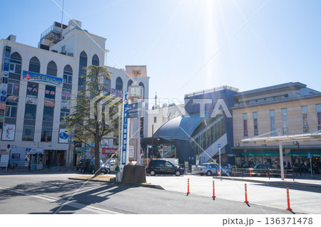 千葉県船橋市の西船橋駅、総武線と東西線の西船橋駅 千葉県船橋市の西船橋駅、総武線と東西線の西船橋駅 136371478