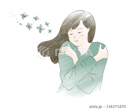 セルフハグをする女性 136371870