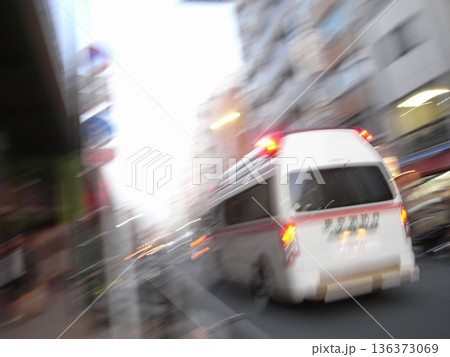 救急車 救急車 136373069