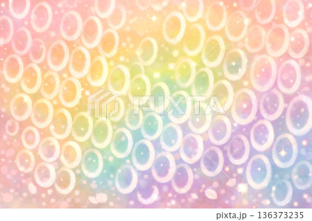 金環日食の木漏れ日から生まれた幻想的な虹色の光のアート背景 136373235