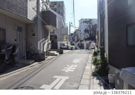 真っ直ぐ行くと 真っ直ぐ行くと 136376211