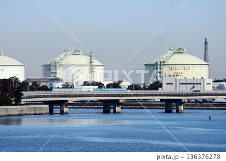 トリトンの赤い橋 136376278