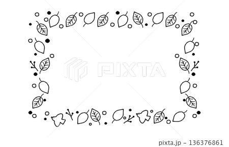 手描きの葉と実のナチュラルリースフレーム 136376861