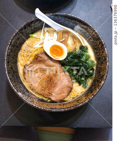 みそとんこつラーメン 136376998
