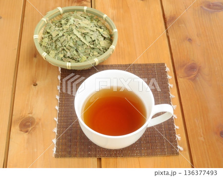 グアバ茶と茶葉 136377493