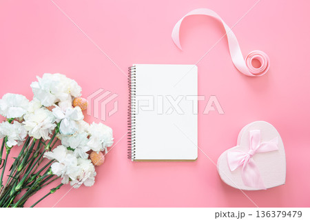 Blank notepad, flower and heart shaped gift box, flat lay. 136379479