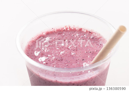 ベリー　ヨーグルト　スムージー 136380590