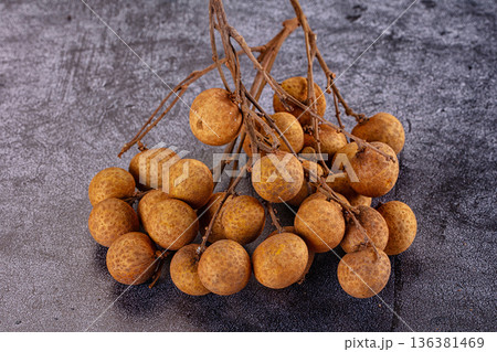Sweet tropical exotic longan fruit heap Sweet tropical exotic longan fruit heap 136381469