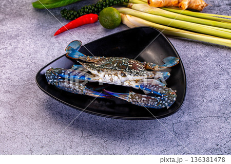 Raw wild blue crabs for cooking Raw wild blue crabs for cooking 136381478