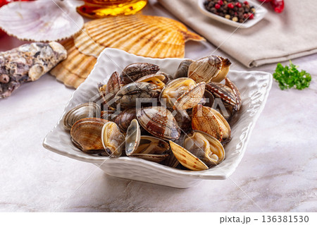 Steamed vongole clams with spices Steamed vongole clams with spices 136381530