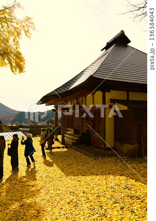福島県の観光名所大内宿にある正法寺 福島県の観光名所大内宿にある正法寺 136384043