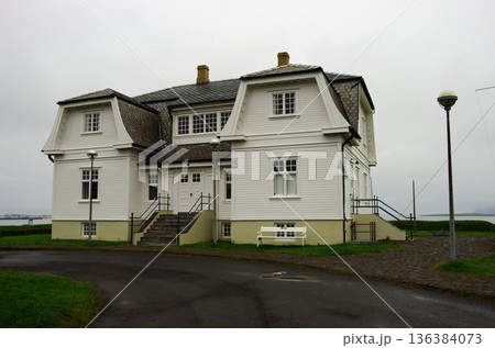 米ソ首脳会談の家、レイキャビクのホフディ・ハウス 136384073