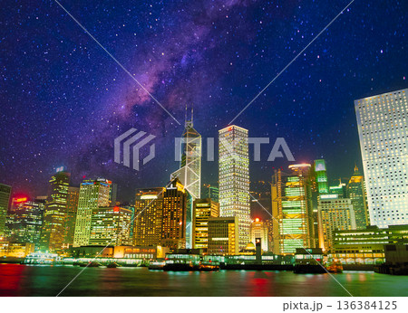 香港島の美しい夜景風景 香港島の美しい夜景風景 136384125