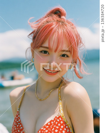 若い日本人女性のファッションポートレート 136384720