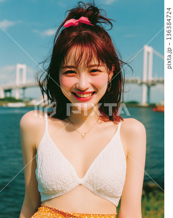 若い日本人女性のファッションポートレート 136384724