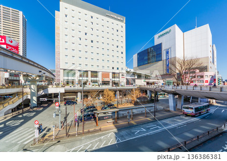 東京の都市風景　立川駅南口 136386381