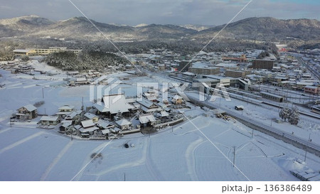 雪景色_西品寺_西高屋新駅舎_空撮 雪景色_西品寺_西高屋新駅舎_空撮 136386489