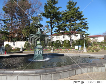 噴水のある公園 136393000