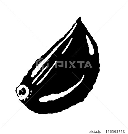 皮をむいたにんにくの一片のモノクロイラスト 新鮮な粒のシルエット素材 136393758