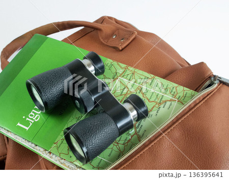 小型望遠鏡 旅行 リュックサック 星空 海外旅行 136395641