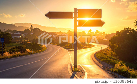 郊外にある分岐点の案内板がある場所 136395645
