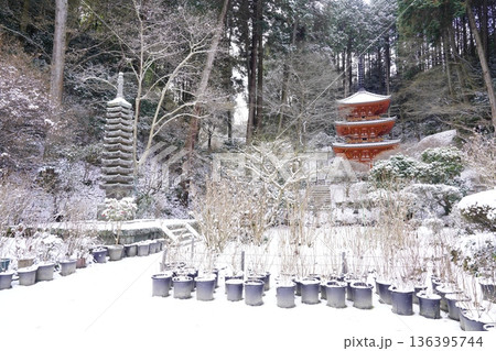 雪の降った日の多宝塔 雪の降った日の多宝塔 136395744