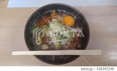 蒲田にある老舗立ち食いそば屋「信濃路」の玉子そば 蒲田にある老舗立ち食いそば屋「信濃路」の玉子そば 136397246