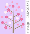 ピンク色の花の木のイラスト 136401541