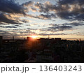 住宅街から見るあさひ 136403243